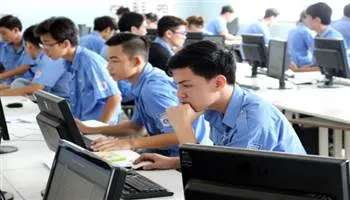 Trường trung cấp ở TPHCM dạy nghề miễn phí cho công nhân lao động