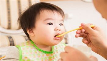 10 nền tảng y học thực chứng khuyến nghị cho nhũ nhi và trẻ nhỏ ăn dặm