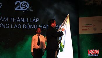 Tập đoàn y khoa Hoàn Mỹ đón nhận Huân chương lao động hạng Ba