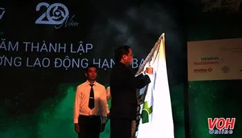 Tập đoàn y khoa Hoàn Mỹ đón nhận Huân chương lao động hạng Ba