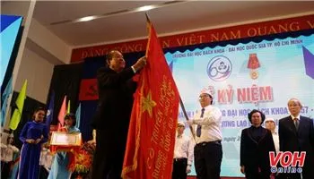 Đại học Bách khoa TPHCM nhận Huân chương Lao động Hạng Nhất