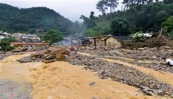 Thủ tướng: Anh nào lấy gạo cứu trợ bão lụt đi làm giao thông nông thôn thì phải kỷ luật
