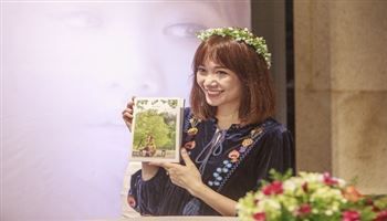 Hari Won phát hành tự truyện về hành trình chống chọi ung thư