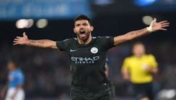 Aguero tặng áo cho con trai trong ngày trở thành chân sút vĩ đại nhất của Man City