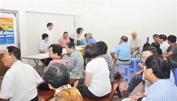 TPHCM: Người có công nhận trợ cấp ưu đãi qua Bưu điện