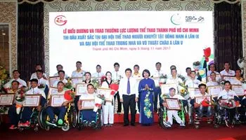 TPHCM trao thưởng HLV VĐV xuất sắc tại ASEAN Para Games 9 và AIMAG 5