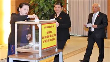 Văn phòng Quốc hội kêu gọi dành 1 ngày lương ủng hộ đồng bào bị thiệt hại do bão số 12