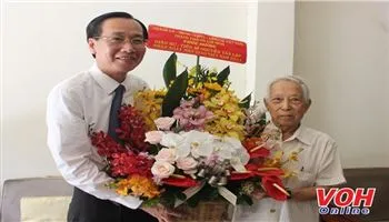 Tin TPHCM ngày 16/11/2017: Lãnh đạo TPHCM thăm nhà giáo tiêu biểu