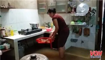 Triều cường lên, vùng trũng thấp TPHCM nguy cơ bị ngập