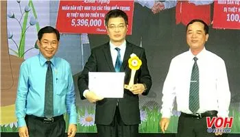 Tuyên dương 71 gương điển hình Hoa việc thiện 2017