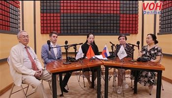 Đoàn bác sĩ Nga đến thăm Đài Tiếng nói nhân dân TPHCM