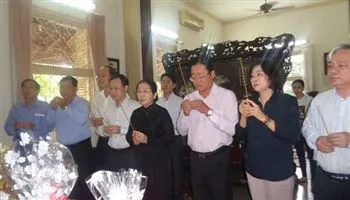 Lãnh đạo TPHCM thắp hương tưởng nhớ đồng chí Võ Văn Kiệt
