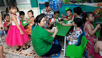 Cách để cha mẹ nhận biết trẻ gặp vấn đề ở trường mẫu giáo