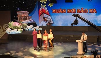 Muốn giữ biển, phải giữ bờ, góp sức xây đắp, giữ cho vùng phên dậu của Tổ quốc vững mạnh
