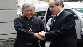 Bí thư Thành ủy Nguyễn Thiện Nhân thăm, chúc mừng các cơ sở tôn giáo dịp Giáng sinh