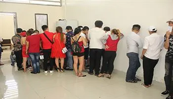 TPHCM: 60 dân chơi đang phê ma túy trong quán bar ở quận 7