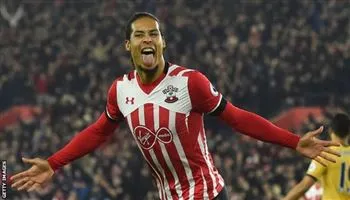 Liverpool mua trung vệ Virgil van Dijk với giá kỷ lục