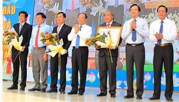 Trường THPT Mạc Đĩnh Chi kỷ niệm 60 năm thành lập