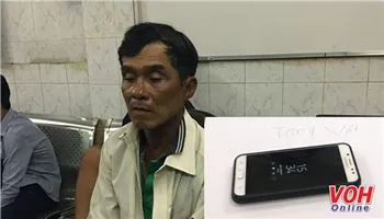 Cảnh sát giao thông truy bắt tài xế chạy GrabBike giật điện thoại người nước ngoài