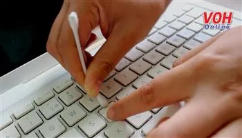 5 bí quyết làm sạch bàn phím laptop