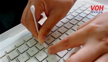 5 bí quyết làm sạch bàn phím laptop