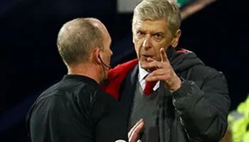 HLV Arsene Wenger bị FA cấm chỉ đạo 3 trận