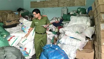 Bắt gần 1 tấn bột ngọt giả nhãn hiệu Ajinomoto