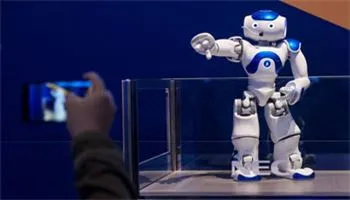 125 năm nữa, robot sẽ thay thế con người?