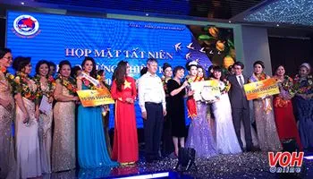 Duyên dáng doanh nhân – Xuân 18