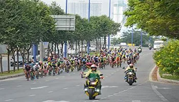Gần 350 VĐV hào hứng tranh tài giải xe đạp truyền thống TPHCM mừng Xuân, mừng Đảng 2018
