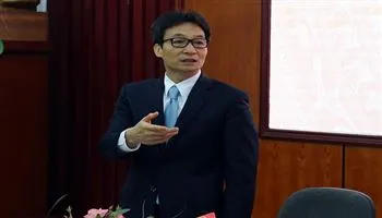 Phó Thủ tướng Vũ Đức Đam làm việc với Đại học Thương mại