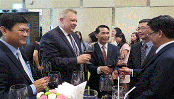 TPHCM gặp gỡ đại diện các cơ quan nước ngoài
