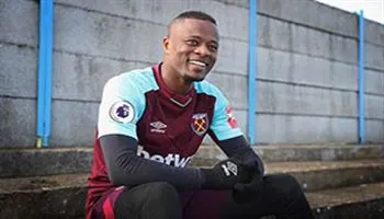 Patrice Evra trở lại Ngoại hạng Anh