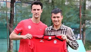 CLB TP.HCM chia tay cựu cầu thủ Man Utd sau 1 tháng thử việc