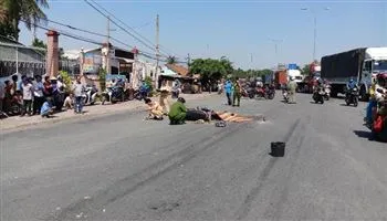 TPHCM: Va chạm với xe container khi đi chơi Suối Tiên, một phụ nữ tử vong