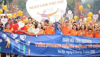 5.000 người đi bộ quanh Hồ Gươm gây quỹ trong Ngày hội tình nguyện