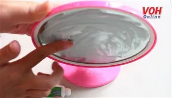 Mẹo hay hàng ngày: Bí quyết đánh bay vết bẩn với kem đánh răng