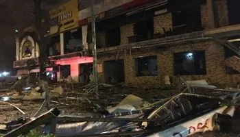 Nghệ An: Một tòa nhà hai tầng nổ giữa đêm