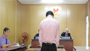 Nguyên trưởng bộ môn trường Đại học lừa tiền hơn 100 sinh viên