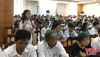 Học sinh TPHCM trăn trở với chương trình học...phải giỏi tới 13 môn!