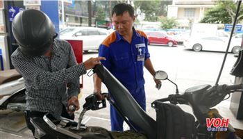 Không tăng giá bán lẻ xăng dầu