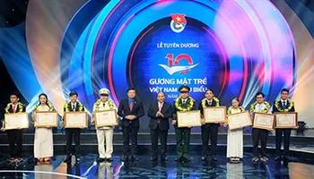 Vươn lên xây dựng đất nước thành con hổ, con rồng mới của thế giới