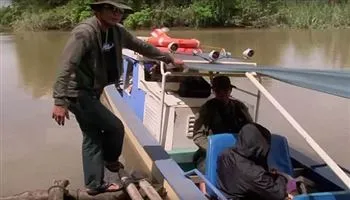 Cuộc săn lùng cá sấu ăn thịt người dài 9 mét ở Philippines