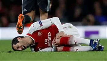 Dính chấn thương đầu gối, Mkhitaryan vắng mặt trận gặp Southampton