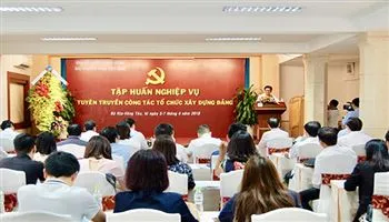 Tập huấn nghiệp vụ cho  phóng viên tuyên truyền công tác tổ chức xây dựng đảng   