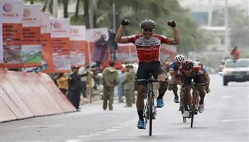 Chặng 10 Cúp Truyền hình TPHCM 2018: Áo đỏ và áo trắng đổi chủ sau chặng đua nhiều tranh cãi