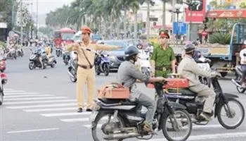 Bảo đảm an toàn giao thông dịp Lễ 30/4 và 1/5