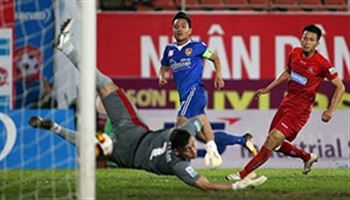 Kết quả V-League 2018 ngày 15/4: Quảng Nam đá bại Hải Phòng tại Lạch Tray