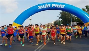 Gần 1000 VĐV hào hứng tranh tài ở giải việt dã Báo Bà Rịa - Vũng Tàu 2018
