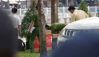 Một phụ nữ bị truy sát trên đường Trường Sa